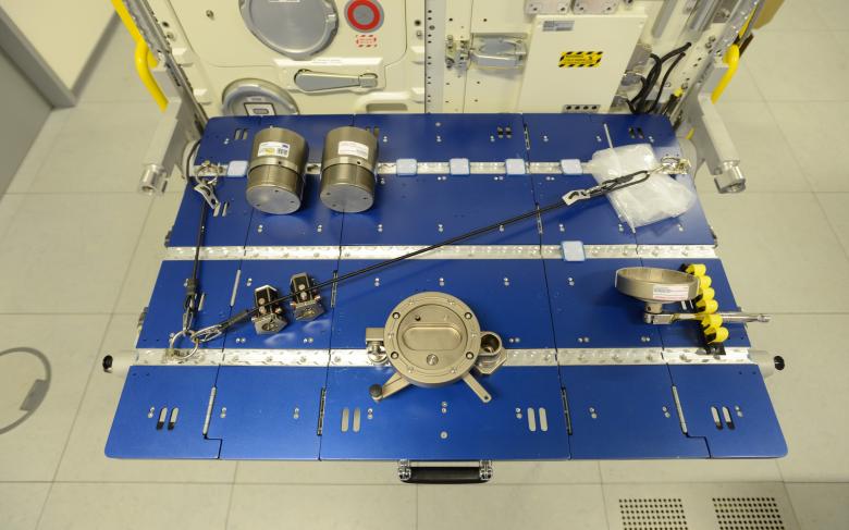 Implementación de tecnología espacial en instrumentos para microbiología - Fixbox - mplementing space technology in microbiological instruments